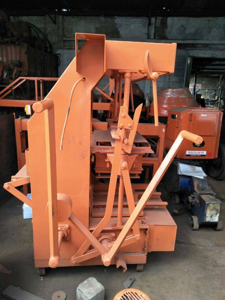 Concrete Block Making Machine